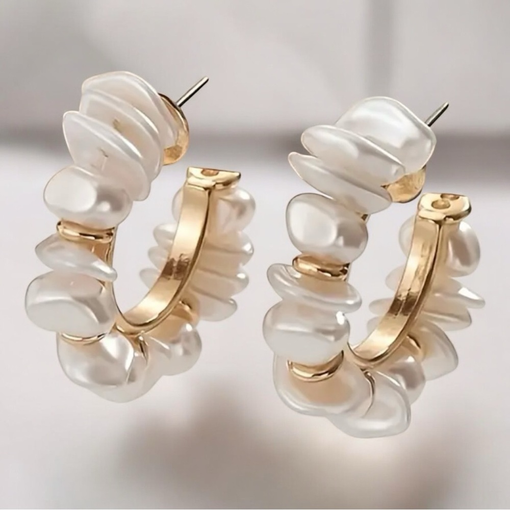 Baroque Pearl Gold Hoop Huggie Earrings New - Picture 2 of 6